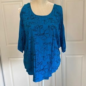 Kini Zamora cold shoulder blue top size small